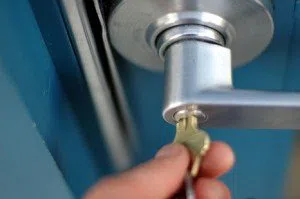 Neighborhood Locksmith Store Hampton, VA 757-267-1054 - key-broke-in-lock
